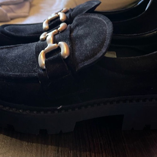 Women’s loafers suede shoes with chain and rugged sole size 39 like new