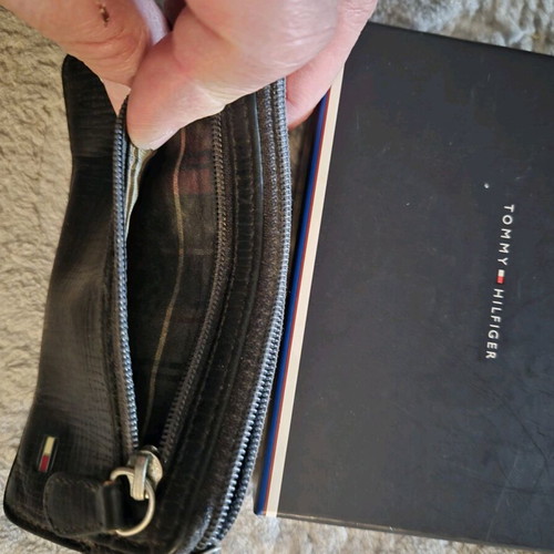 Tommy Hilfiger wallet used for coins and cards 12x8