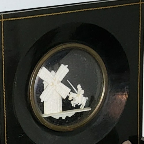 Don Quixote Antique Frame like new with luxurious interior design