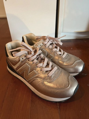 New Balance 574 leather trainers like new, size 37.5, gold color