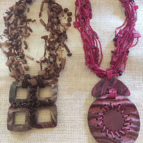 Necklaces new brown and red, set of two pieces