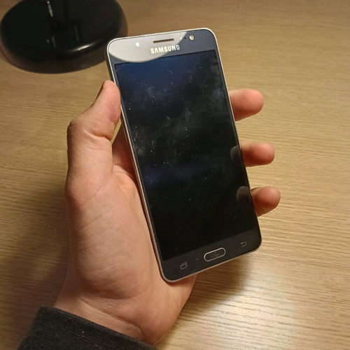 Samsung J5 2016 and S4 used for parts without working screens