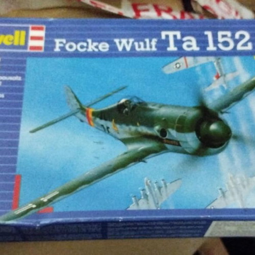 Revell Focke Wulf Ta 152H aircraft 1/72 scale new