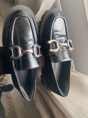 Lofers like new, size 36