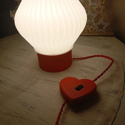 Retro lamp with white pleated shade and heart switch new