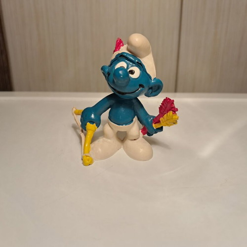 Smurf Bully miniature with bow and arrow 1978 like new