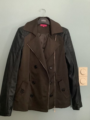 Osley trench coat like new, size 42, with faux leather sleeves
