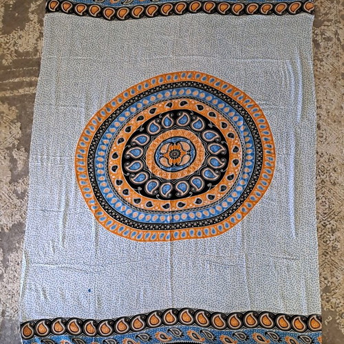 Mandala decorative wall cloth 100% cotton, like new, 120x160 cm