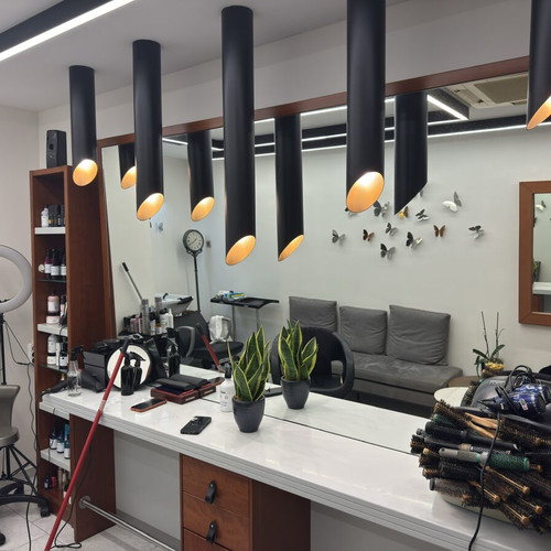 Hairdressing mirror and workbench used with drawers and cabinet