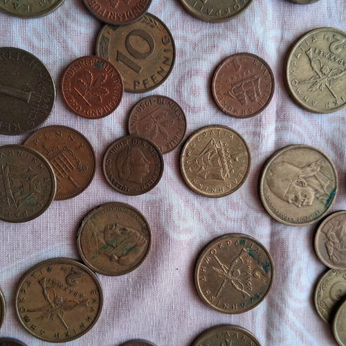 Coins used, pack of 255 pieces from various countries