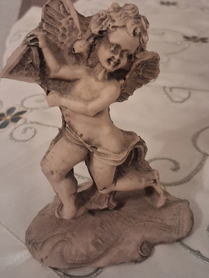 Vintage cherub figurine used, resin decoration