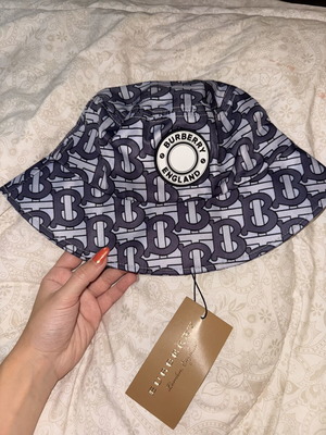 Καπέλο Burberry καινούργιο, μπλε, one size