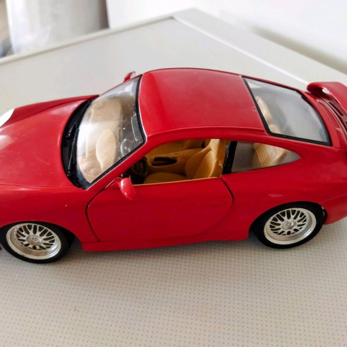 Porsche Carrera 911 GT 3 1997 model 1:18 like new, red