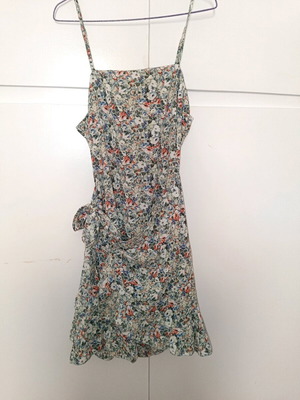 Shein floral off-shoulder dress like new, size M