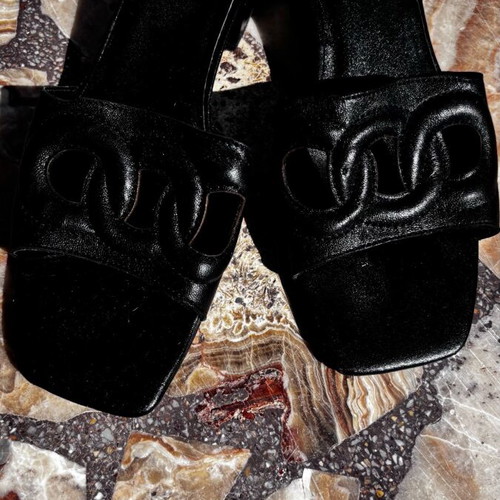 Women's sandals with low heel size 38 black like new
