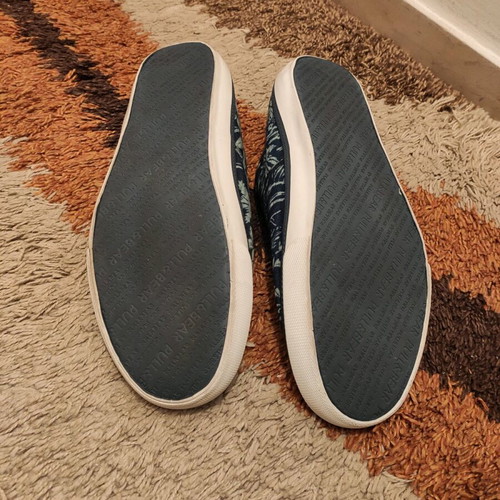 Pull&Bear canvas shoes like new, tropical pattern blue and beige
