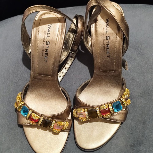 Sandals size 37 like new