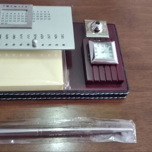 Desk set with calendar and non-working clock, new