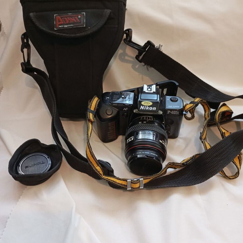 Nikon F-601 Analog SLR Camera with Lens and Bag used, for repair or parts
