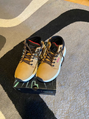 Levi's kids boots used, yellow, size 31