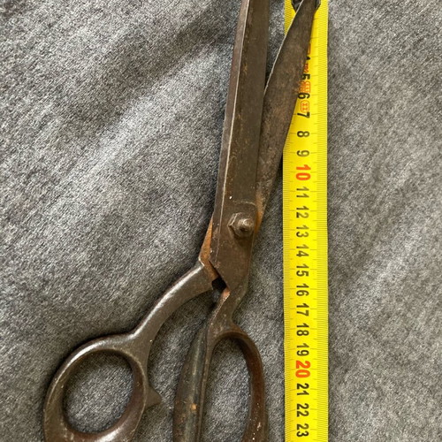 Old metal tailor scissors used, heavy-duty construction 25 cm