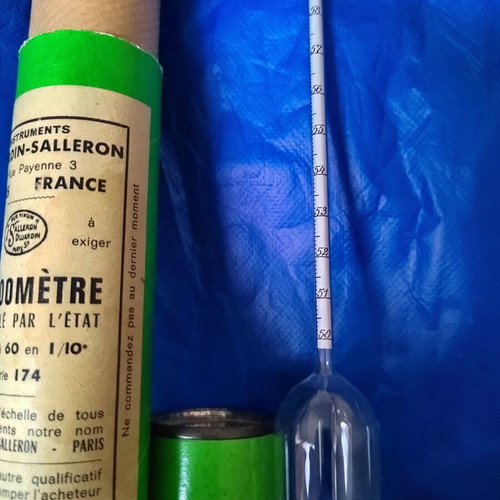 Vintage French Alcoholmeter Dujardin-Salleron Série 174 like new with original case