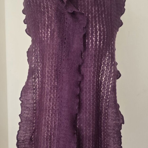 Wool scarf used, burgundy, length 1.90m