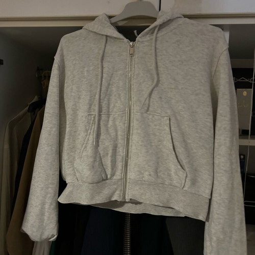 H&M women's sports jacket used, crop, size large