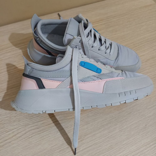 Women's athletic shoes used, size 40, gray and pink