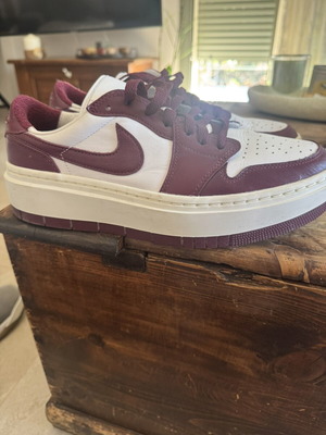 Air Jordan 1 Elevate Low Dark Beetroot W sneakers, worn twice