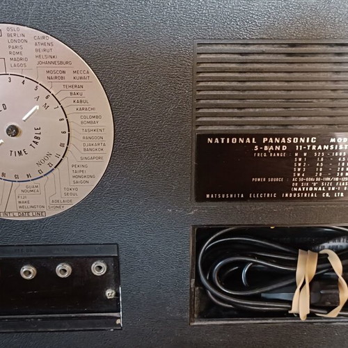 National Panasonic R-2500B φορητό ραδιόφωνο μεταχειρισμένο, 5 μπάντες, 11 τρανζίστορ