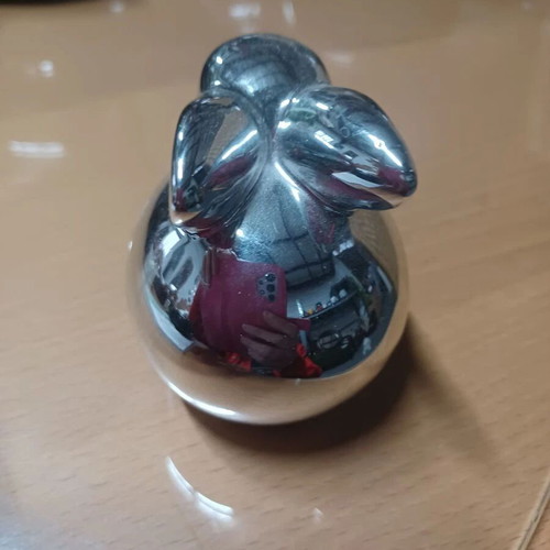 Ceramic decorative bunny like new, silver color, 6.5 cm height