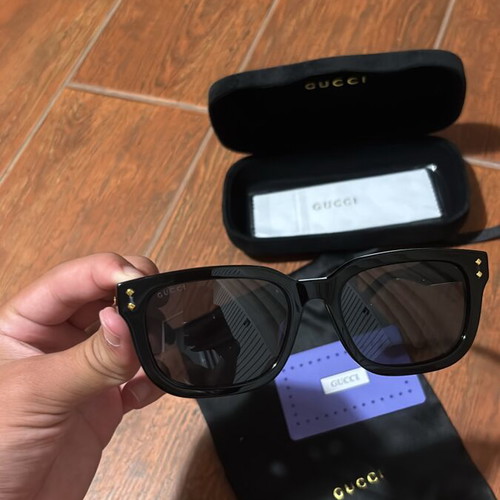 Gucci sunglasses new, black
