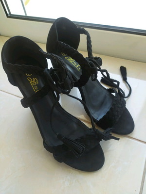 Women's sandals size 37 like new