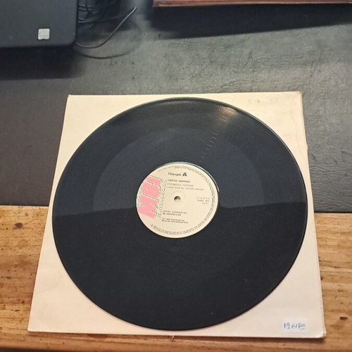 Vinyl record used without cover in excellent condition