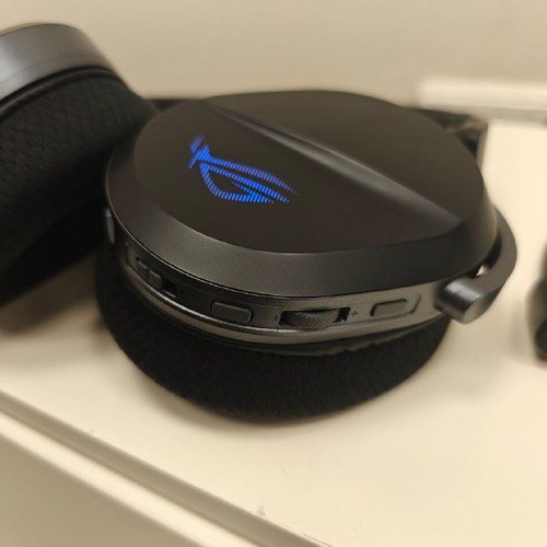 Asus POG Pelta Tri-mode Bluetooth gaming headphones like new, black