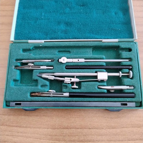 Compass set with spare parts used
