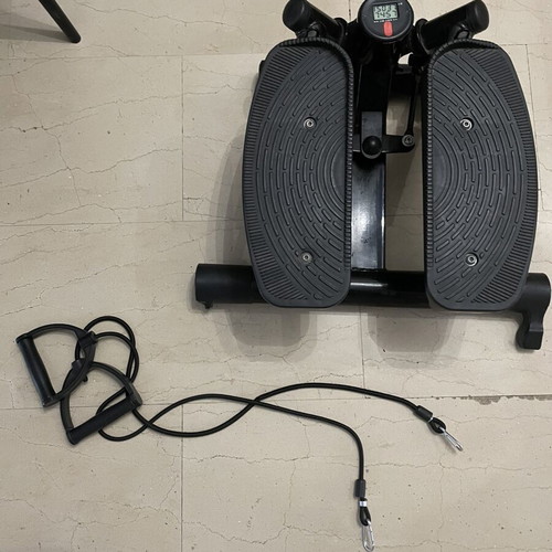 Bodybuilding Club fitness stepper with screen and resistance bands