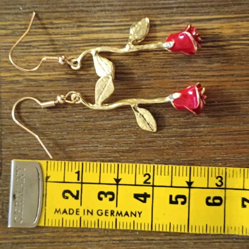 Vintage women's long rose earrings new, unused