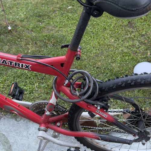 Mountain bike like new, red, V-Brakes, men's