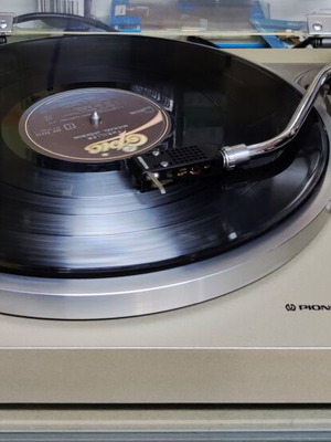 Pioneer PL-514 turntable