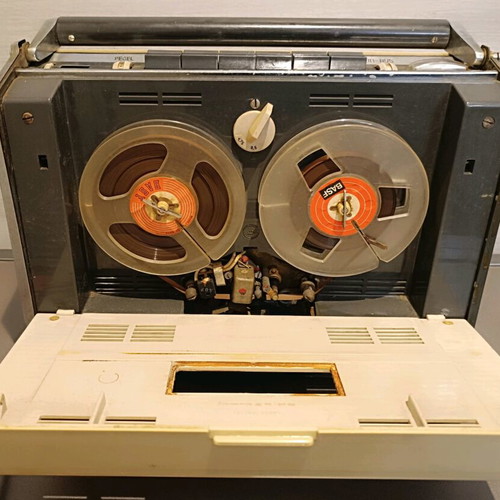 Grundig reel-to-reel tape recorder used, vintage 1960, needs repair