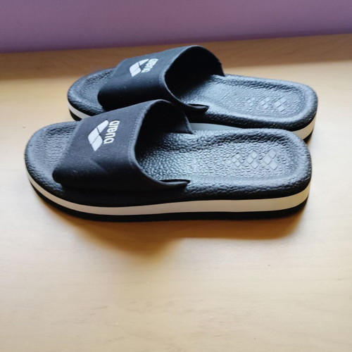 Arena women's slippers size 36 used, black