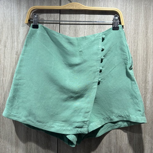 Zara green shorts skirt like new, size medium