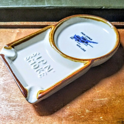 Sip ' N ' Smoke Drink Tray like new ceramic ashtray with drink holder