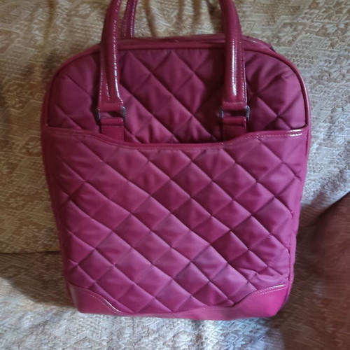 Travel suitcase new with handle, dimensions 42x35x13