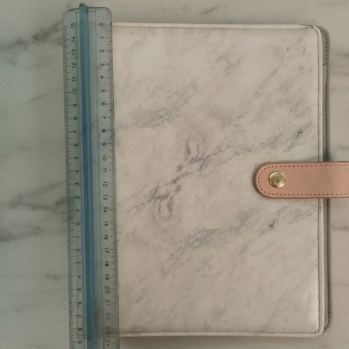 Ring Binder 3cm with Multiple Pockets like new