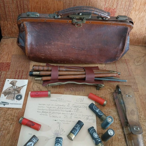 Hunting set used with Saint-Etienne leather bag and 1941 cartridges