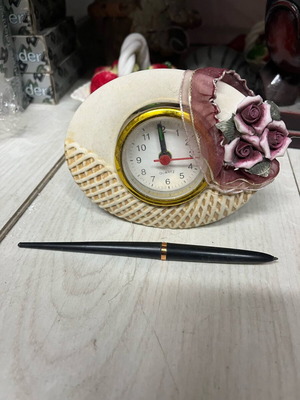 Table clock new, analog display