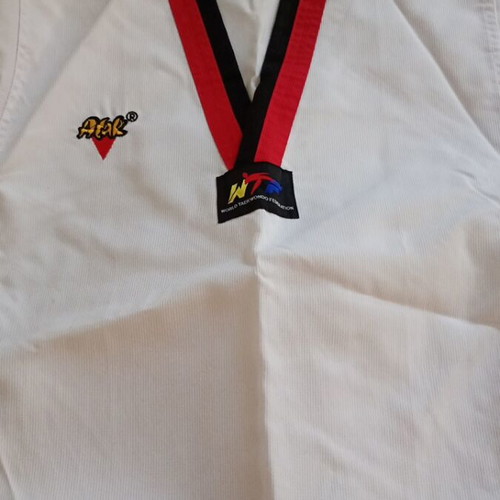 Taekwondo uniform white with belt, like new, up to 120cm